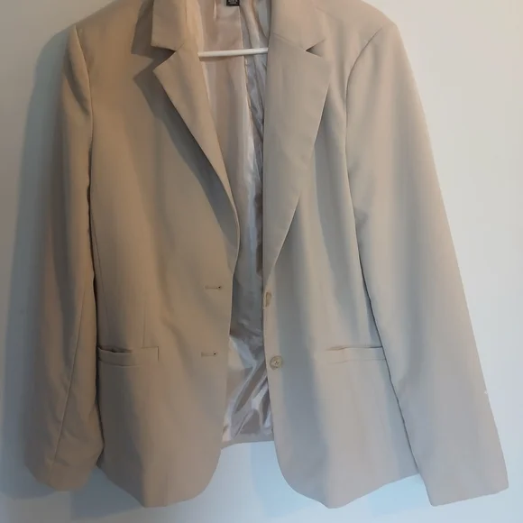 Women's Cream Blazer - Picture 4 of 8